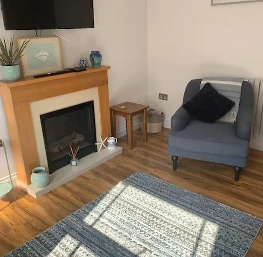 Quaint Cottage In Ventnor With Sea Views