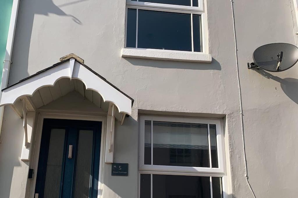 Quaint In With Sea Views