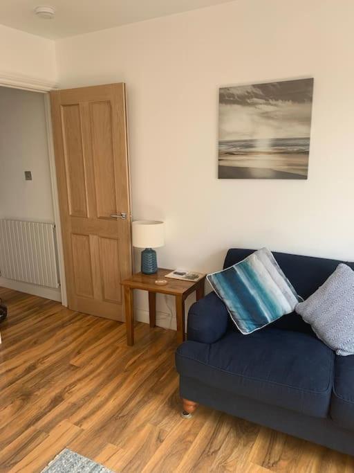 Quaint In With Sea Views *