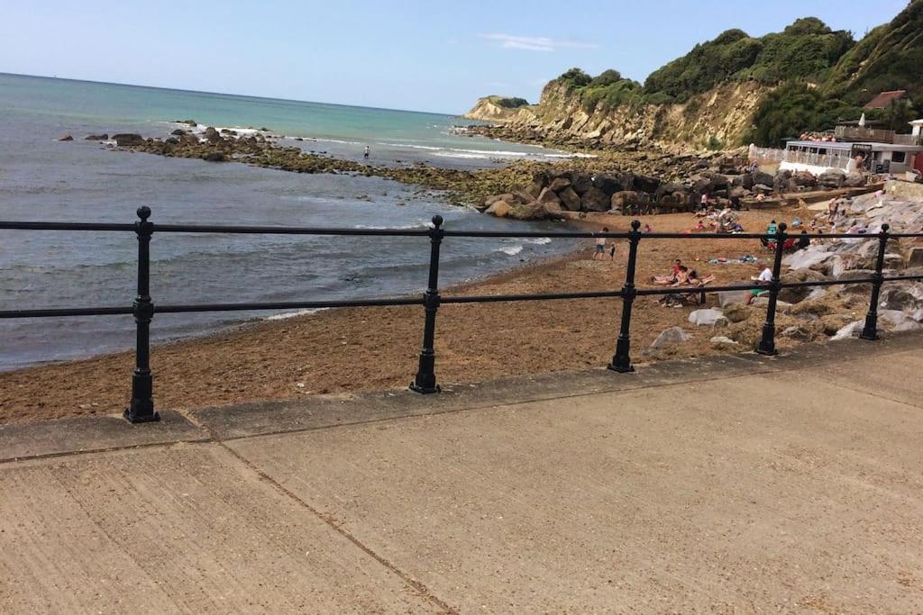 Holiday home Quaint In With Sea Views Ventnor