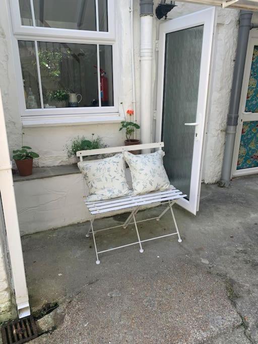 Quaint In With Sea Views
