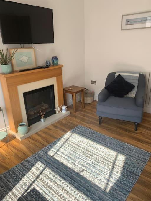 Quaint In With Sea Views Holiday home *